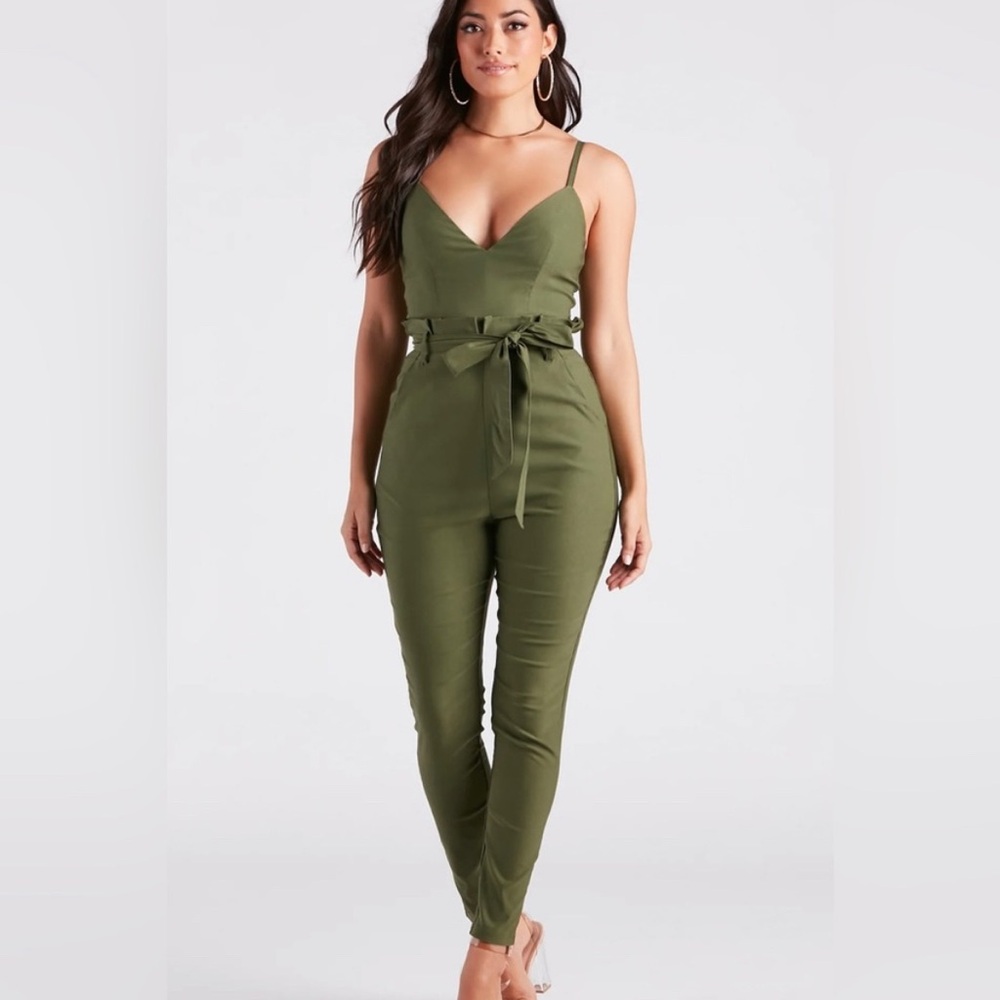 Windsor Olive green jumpsuit size medium